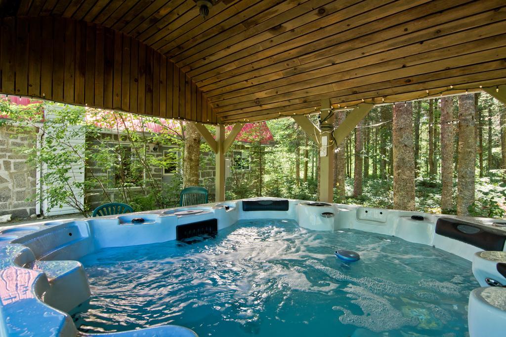 Camping Chalets Spas Pignons Rouges Saint Romain Eksteriør billede